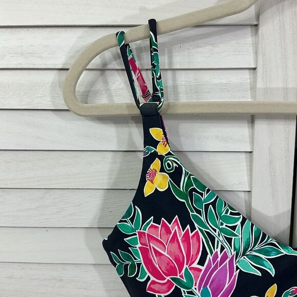 Sunsets Swimsuit Size Medium One Piece Veronica Twilight Blooms NWT - Picture 3 of 15